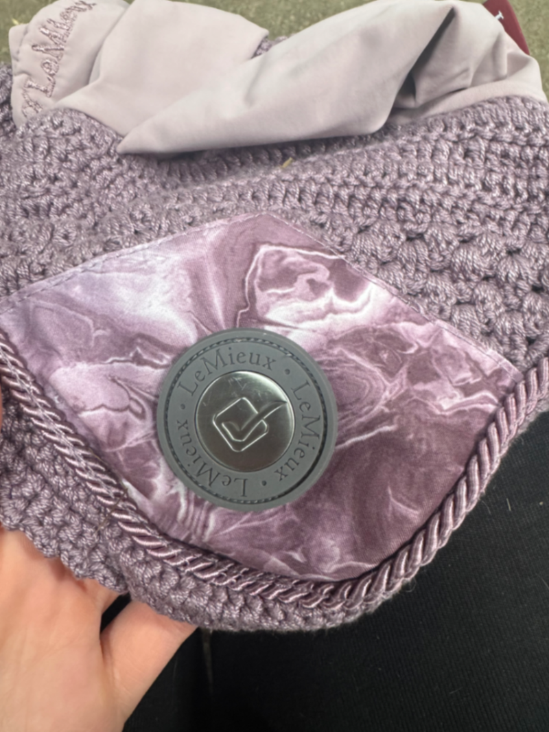 Lemieux glace fly hood ears bonnet musk size M Medium