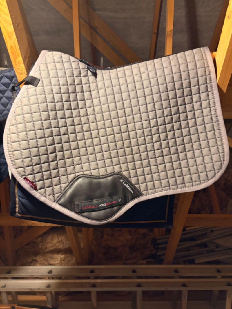LeMieux Grey Suede Close Contact Saddle Pad