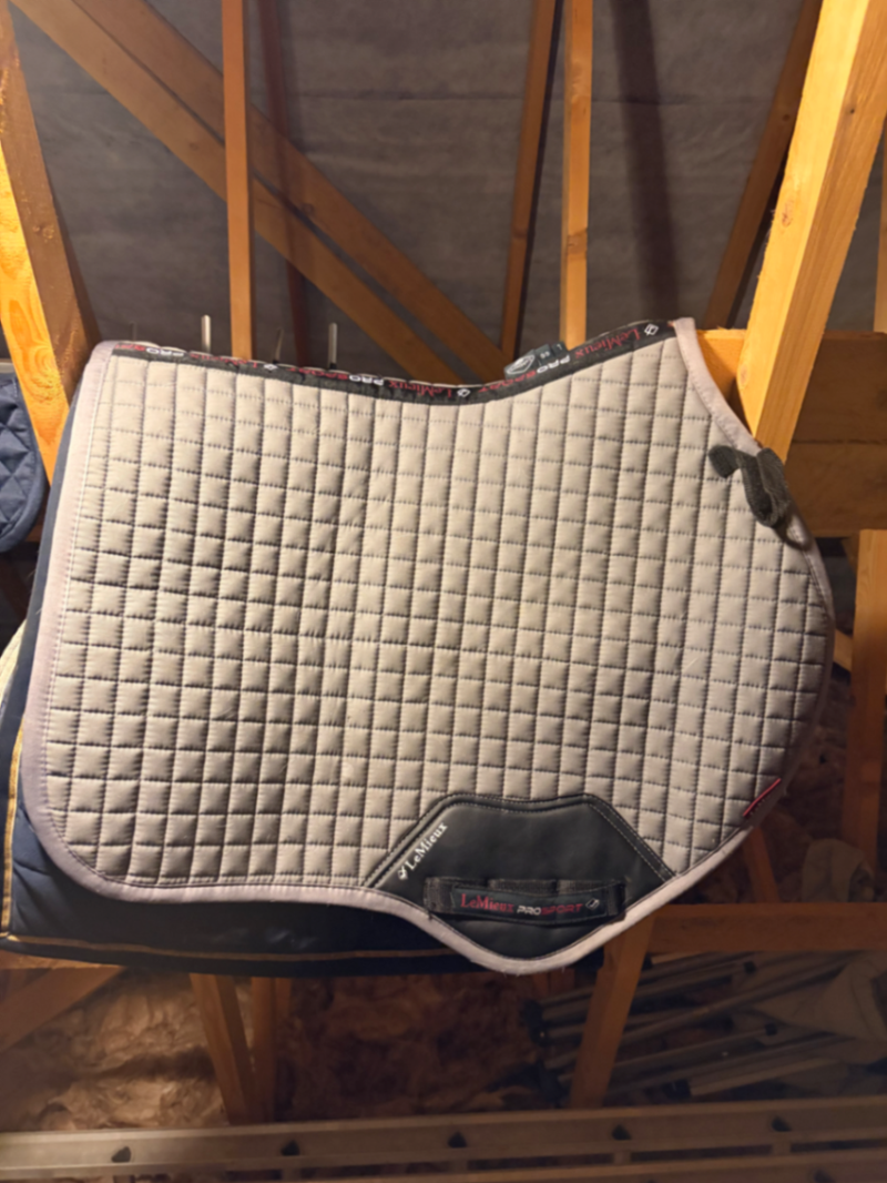 LeMieux Grey Suede Close Contact Saddle Pad