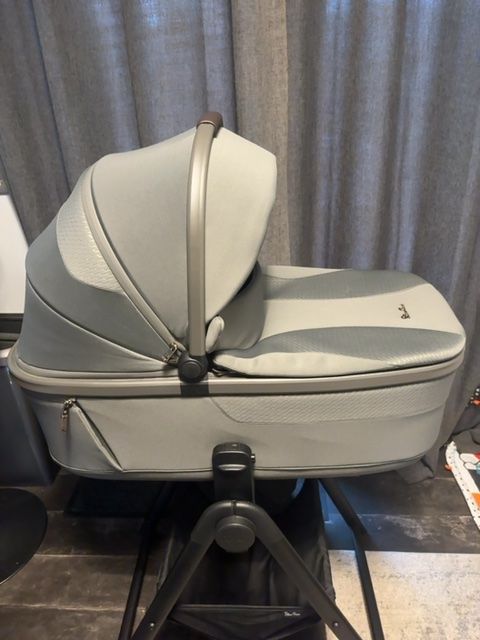 Silver Cross Cove Pewter Carrycot