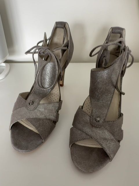 Silver Calla Heels 39