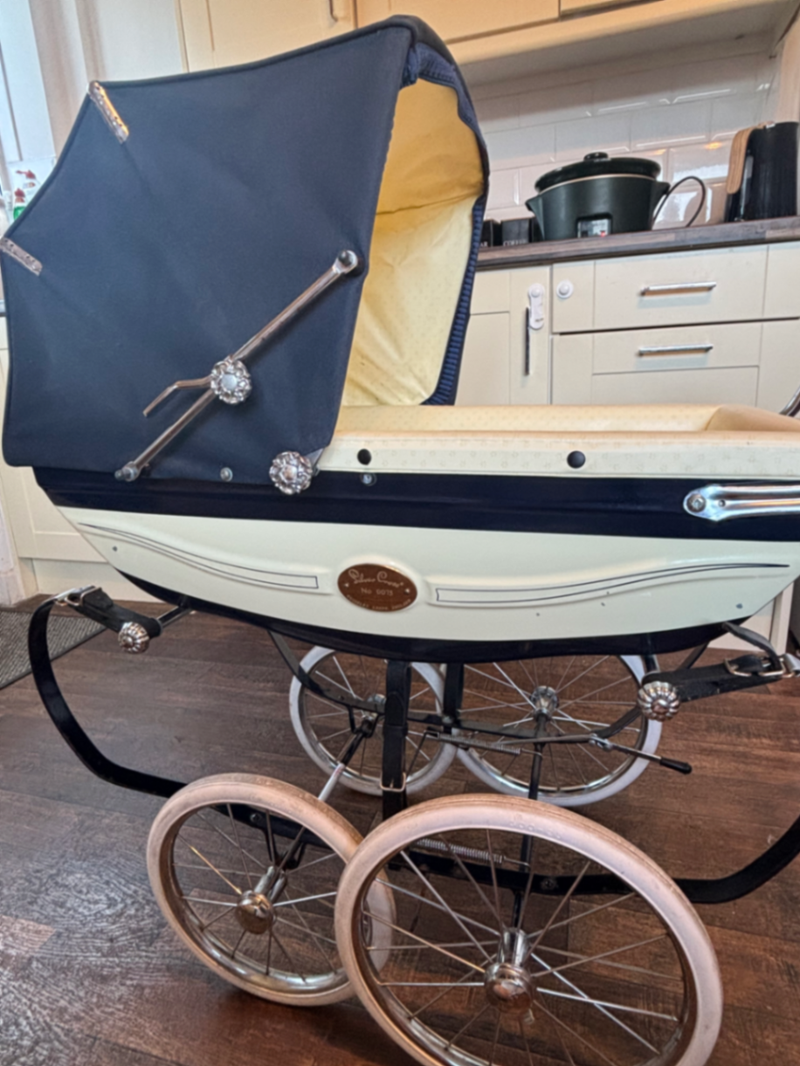 Silver Cross Dolls Pram No. 0075 Navy and Cream