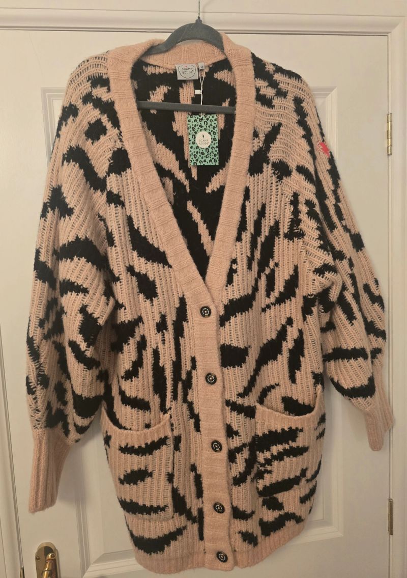 BNWT maat 20 Perzik en Zebra cardigan