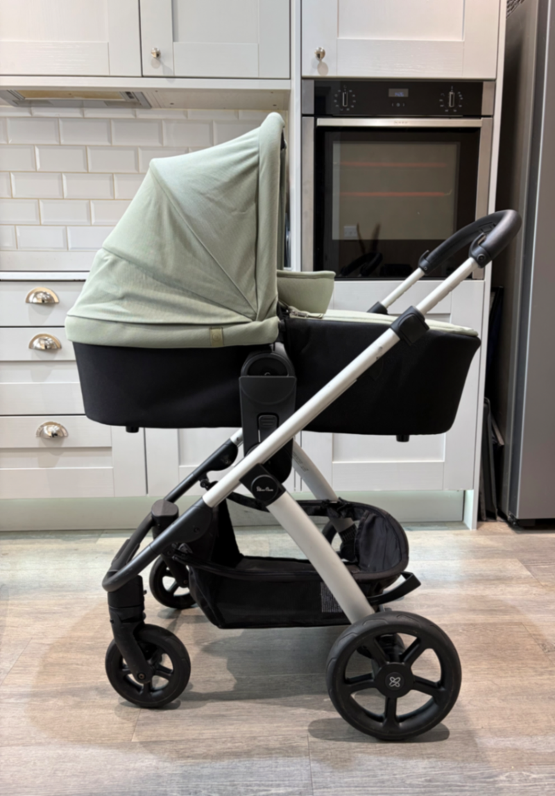 Tide Pushchair and Carrycot travel system with cosy toes and both rain covers