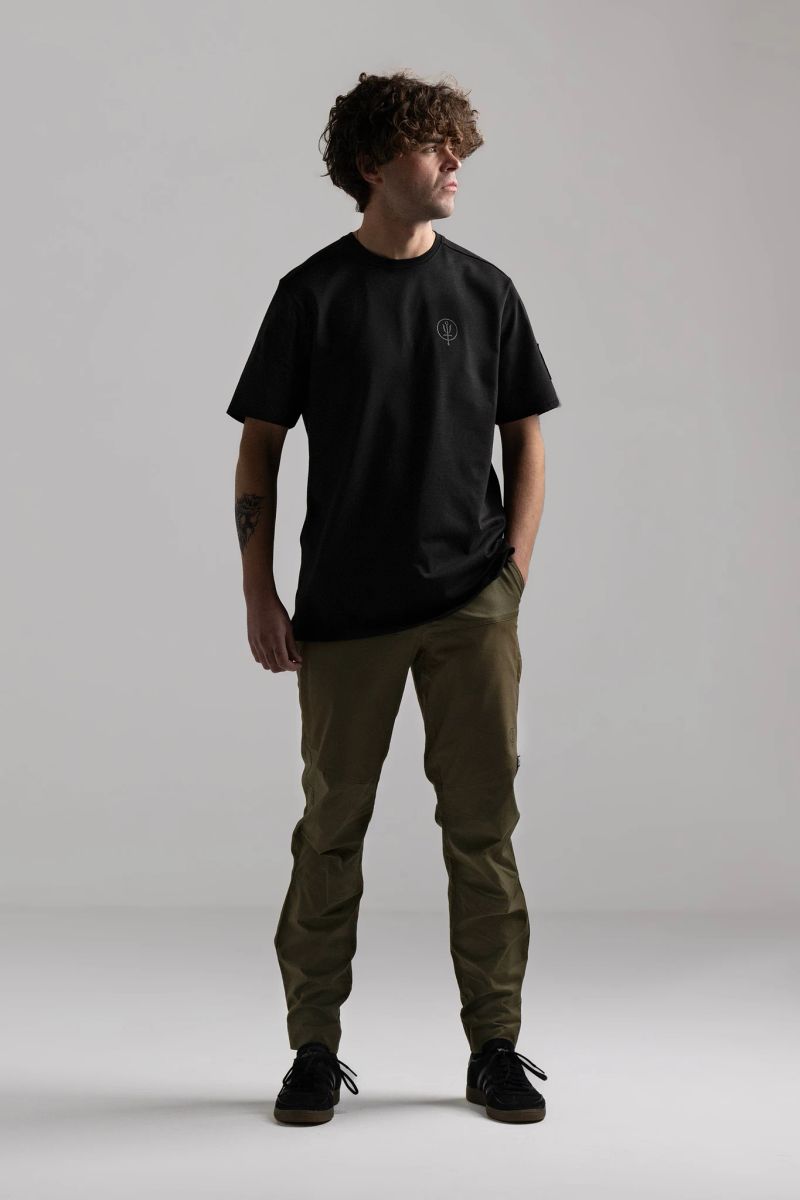 INSIGNIA T-SHIRT - HERE TO TAKE OVER - XL