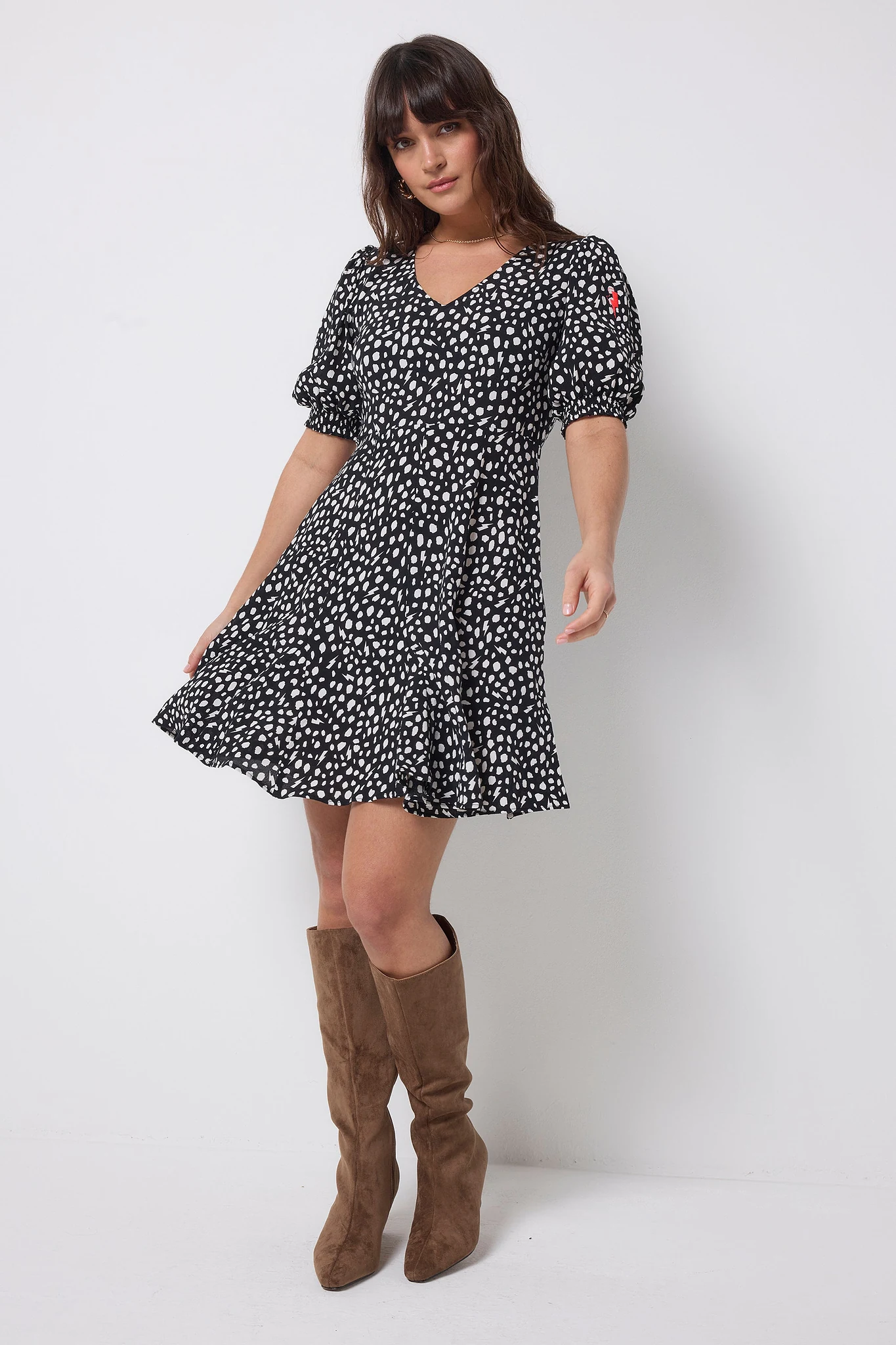 Black with White Cheetah Short Skater Dress - 18 / Black
