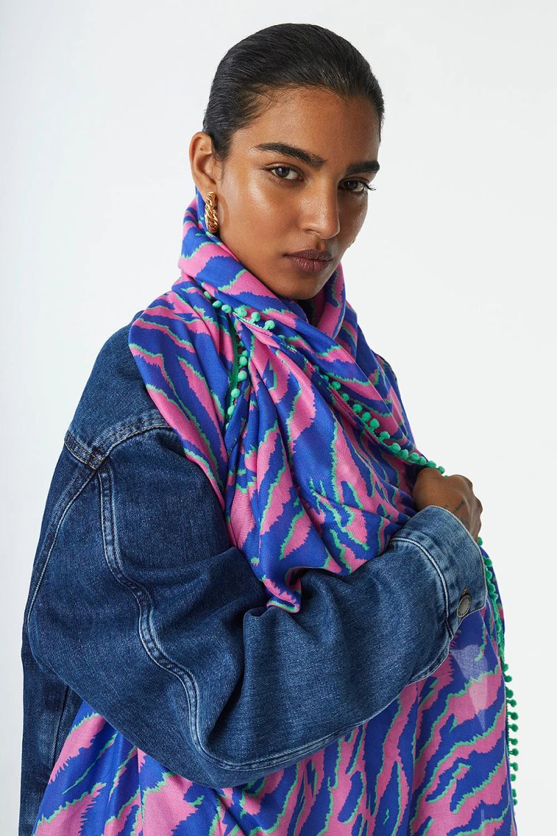Roze met Blauw en Groen Tiger Charity Super Scarf