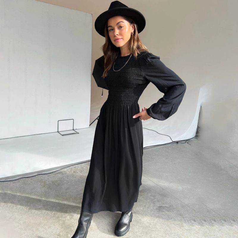 Vestido Negro Sueco