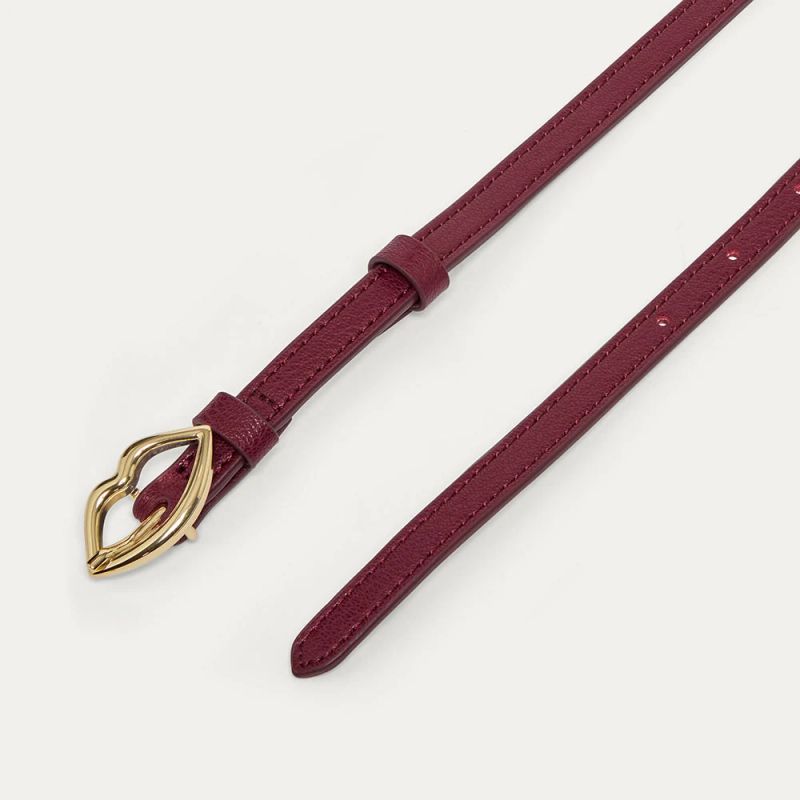 GARNET RED LIP BUCKLE BELT